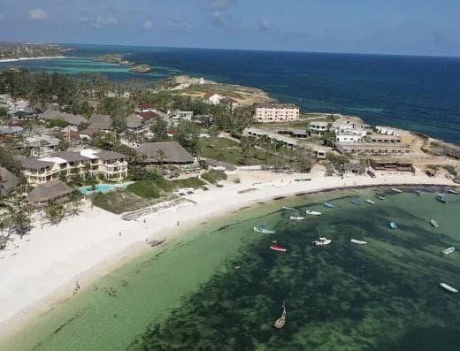Watamu Beach Bay mapango beach 520x397