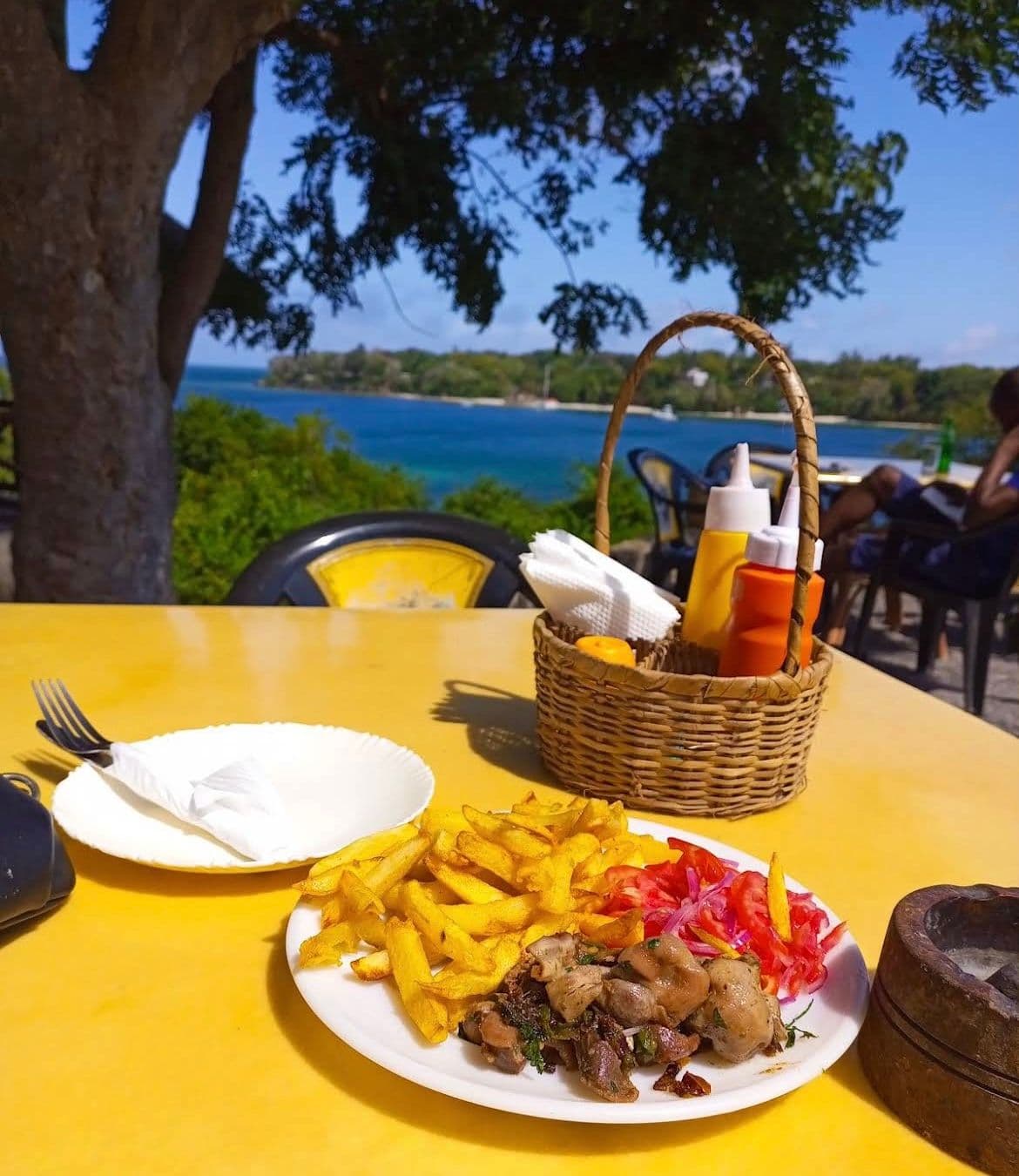 members-club-restaurant-kilifi-klickenya