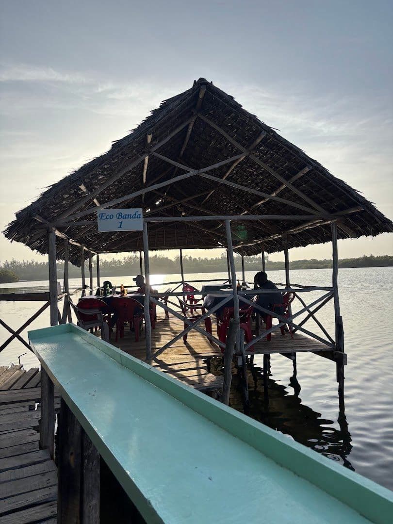 Prawn's Lake seafood and lakeside setting, Watamu