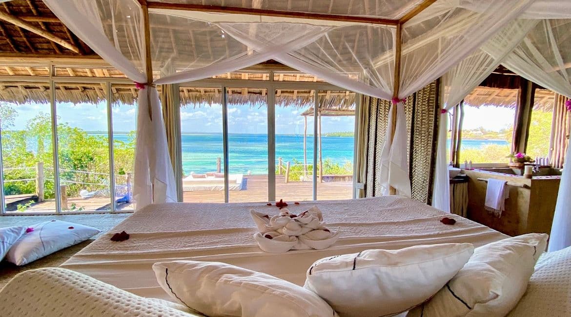 rock and sea bubble lodge boutique hotel